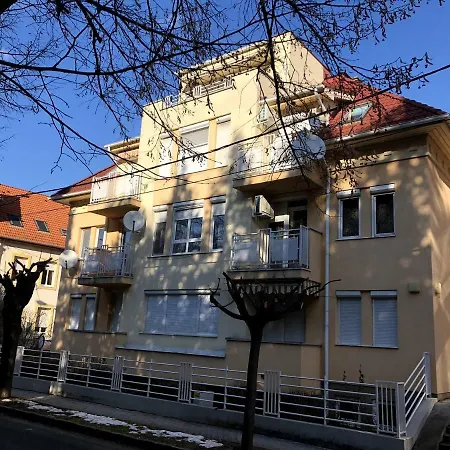 Apartament Klara Appartman *